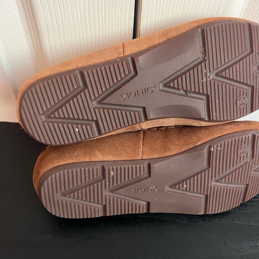 Vionic McKenzie moccasin style shoes - Picture 8 of 10
